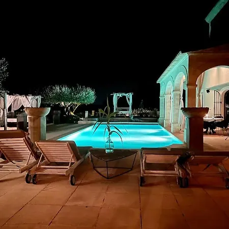 Luxury In Front Of The Famous Pont-du-gard. * Castillon-du-Gard