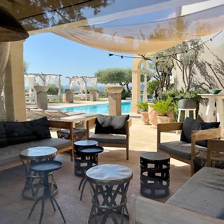 Vila Luxury In Front Of The Famous Pont-du-gard. Castillon-du-Gard