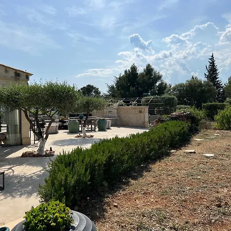 Luxury In Front Of The Famous Pont-du-gard. Villa Castillon-du-Gard