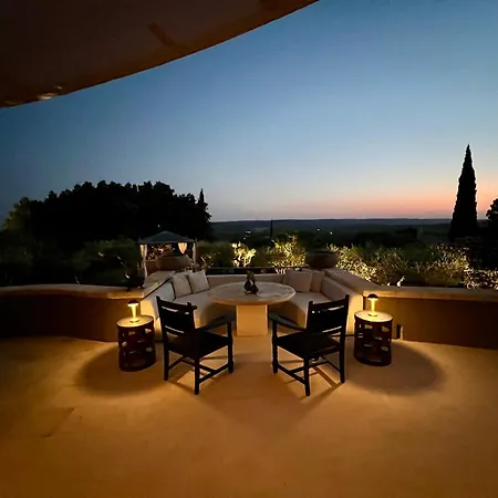 Luxury In Front Of The Famous Pont-du-gard. Vila