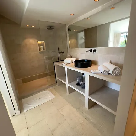 Luxury In Front Of The Famous Pont-du-gard.