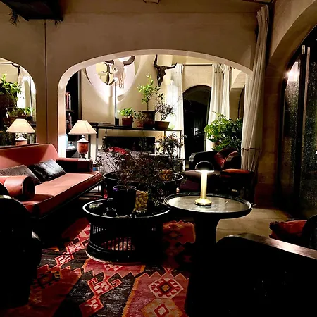 Luxury In Front Of The Famous Pont-du-gard. Villa Castillon-du-Gard