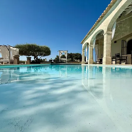 Luxury In Front Of The Famous Pont-du-gard. Willa *