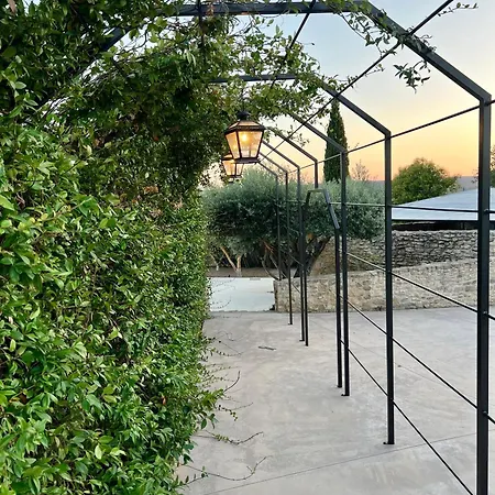 Villa Luxury In Front Of The Famous Pont-du-gard. Castillon-du-Gard
