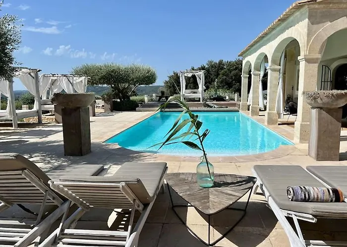 Вилла Luxury In Front Of The Famous Pont-du-gard. Кастийон-дю-Гар