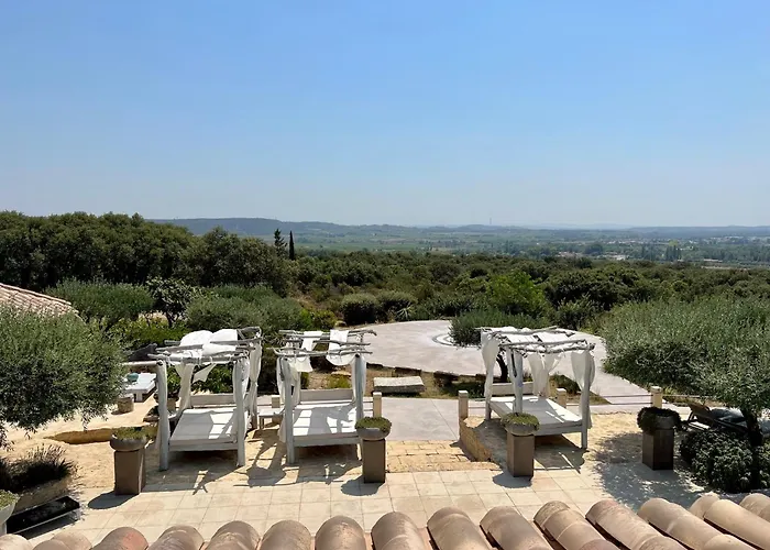Luxury In Front Of The Famous Pont-du-gard. Вилла
