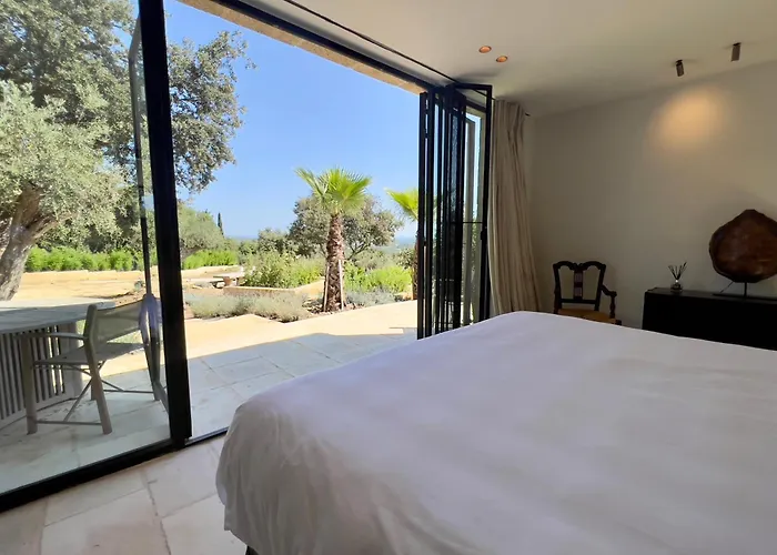 Вилла Luxury In Front Of The Famous Pont-du-gard. Кастийон-дю-Гар