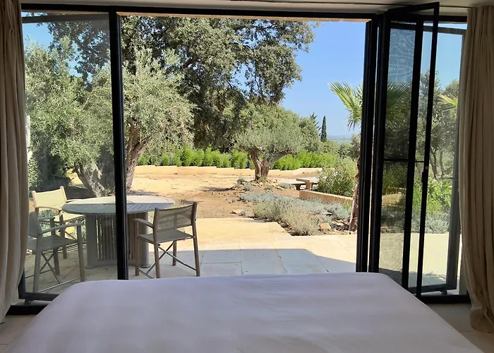 Luxury In Front Of The Famous Pont-du-gard. Вилла